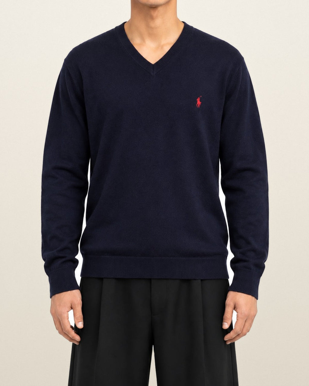 Ralph Lauren Pullover mit V-Ausschnitt in Navy, Größe M – getragen, Vorderansicht