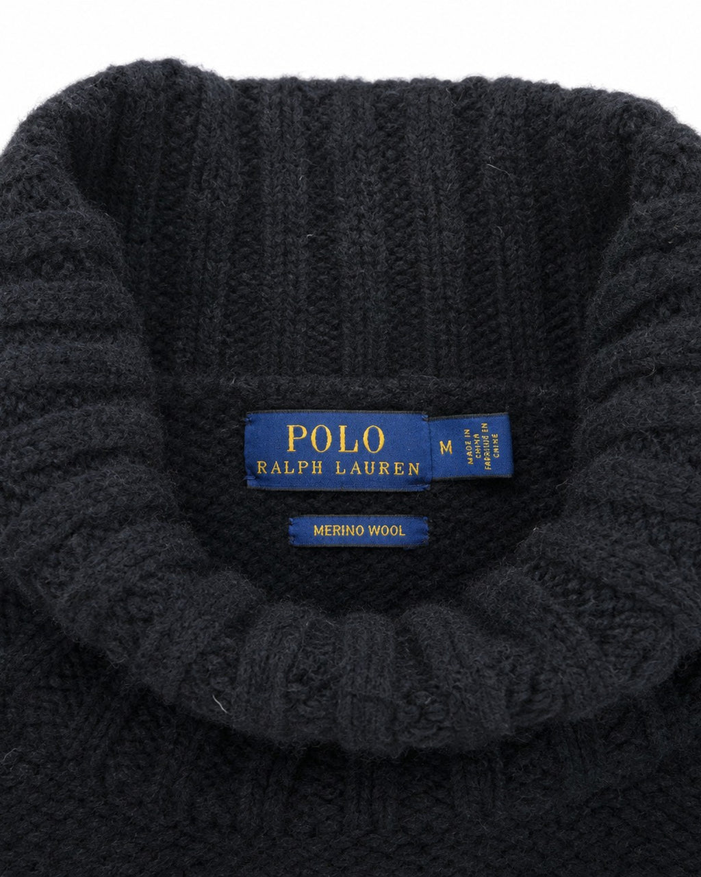 Ralph Lauren Rollkragenpullover in Schwarz, Größe M – Detail: Rollkragen und Label