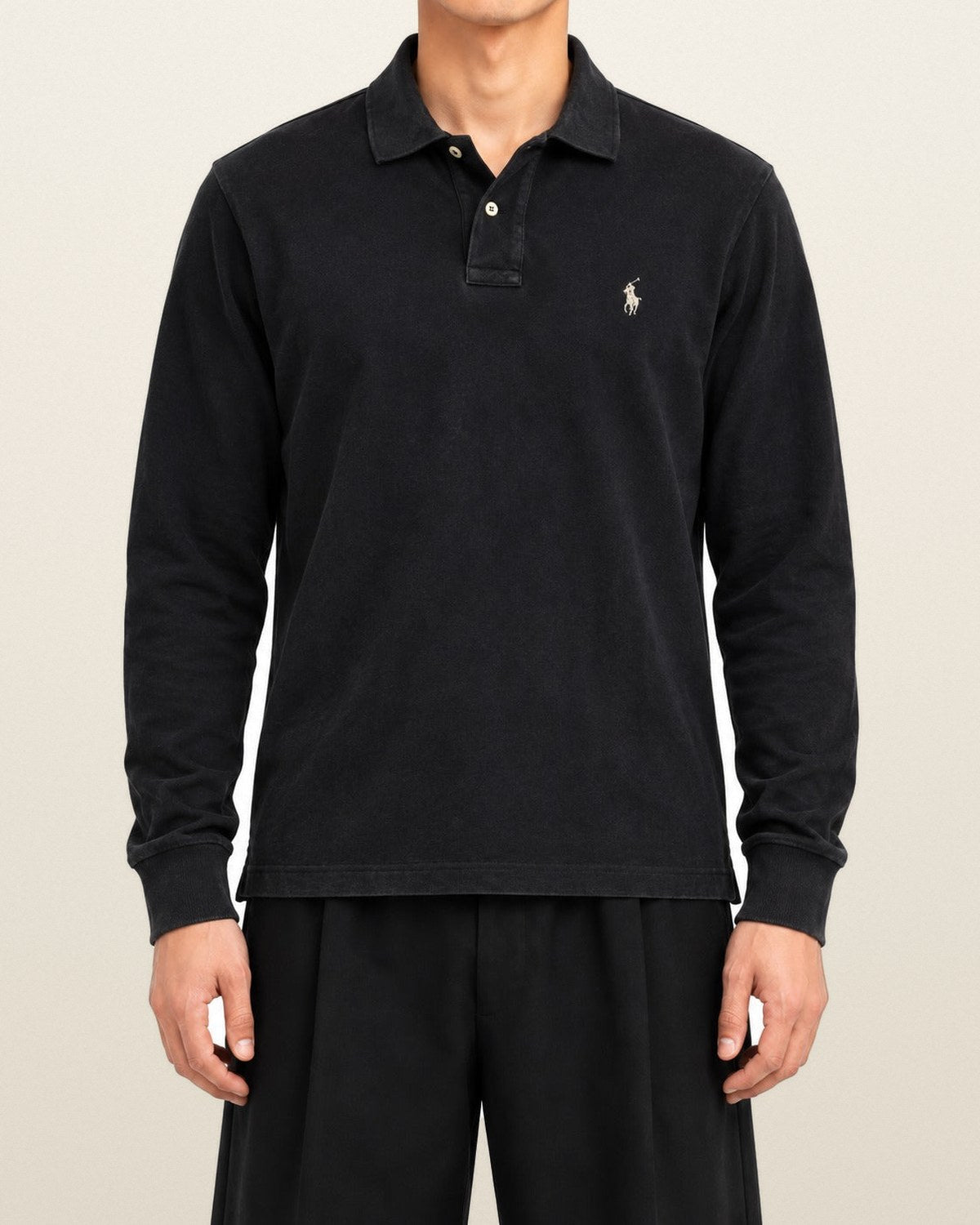 Ralph Lauren Rugby-Polo in Schwarz, Größe M – getragen, Vorderansicht