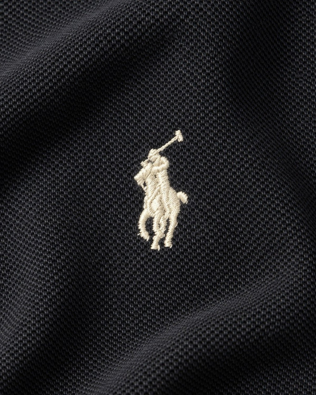 Ralph Lauren Rugby-Polo in Schwarz, Größe M – Detail: gesticktes Brustlogo