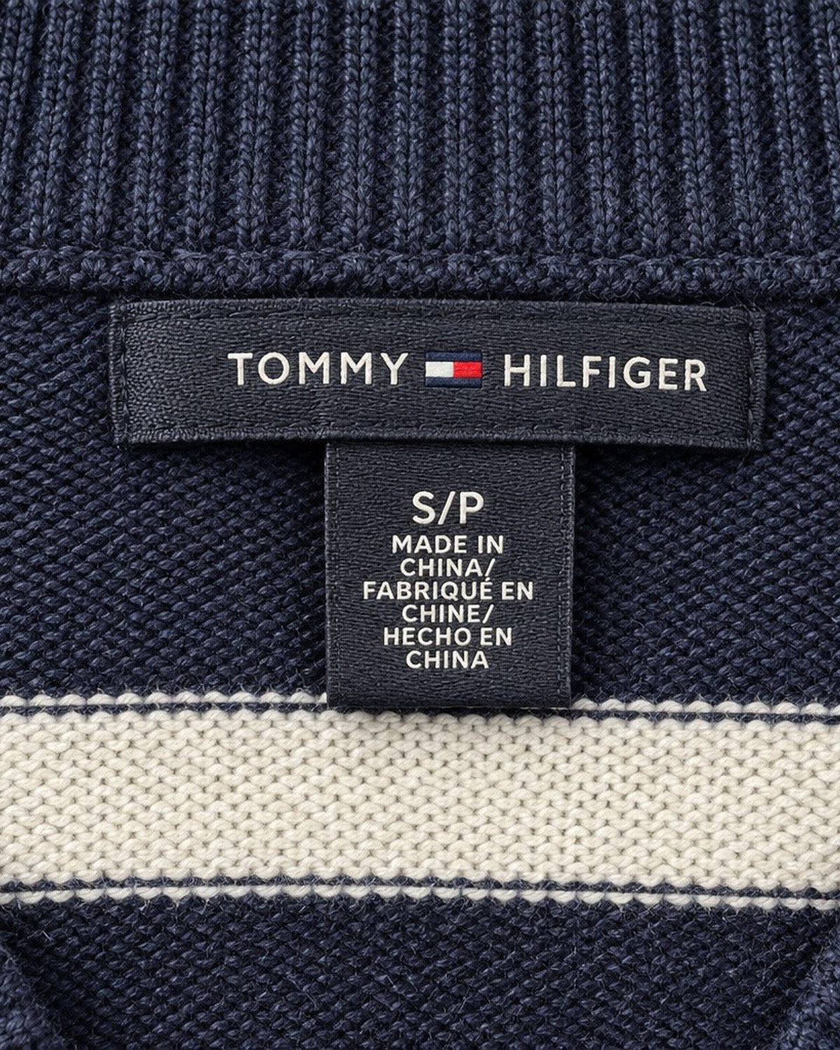 Tommy Hilfiger Strickjacke mit Streifen in Navy, Größe S – Marken- und Größenetikett