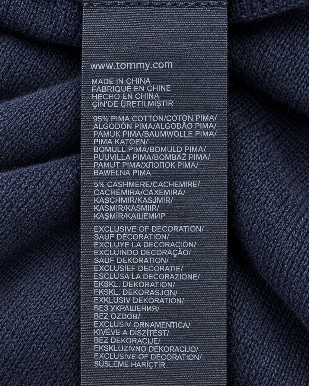 Tommy Hilfiger Pullover mit V-Ausschnitt in Navy, Größe M – Pflege- und Materialetikett